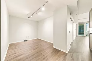 9715 Woods Dr, Skokie, IL 60077 - Photo 9
