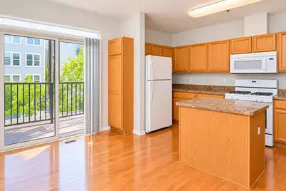 4756 N Lamon Avenue, Chicago, IL 60630 - Photo 3
