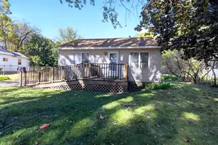 114 Winona Dr, Machesney Park, IL 61115 - Photo 1