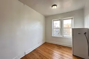 2432 N Linden Pl, Chicago, IL 60647 - Photo 5