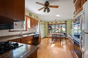 9429 Ozark Ave, Morton Grove, IL 60053 - Photo 13