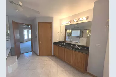 2078 Bluestem Parkway, Lynwood, IL 60411 - Photo 13