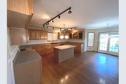 2078 Bluestem Parkway, Lynwood, IL 60411 - Photo 9