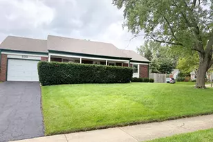 930 Dorncliff Ln, Buffalo Grove, IL 60089 - Photo 1