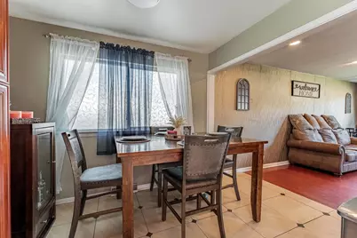 840 N Craig Place, Addison, IL 60101 - Photo 17