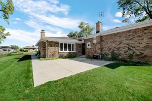 7903 W 102nd St, Palos Hills, IL 60465 - Photo 21