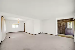 7903 W 102nd St, Palos Hills, IL 60465 - Photo 5