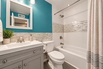 19A Kingery Quarter #204, Willowbrook, IL 60527 - Photo 9