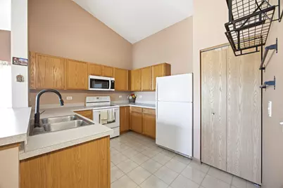 625 Silverstone Drive #625, Carpentersville, IL 60110 - Photo 9