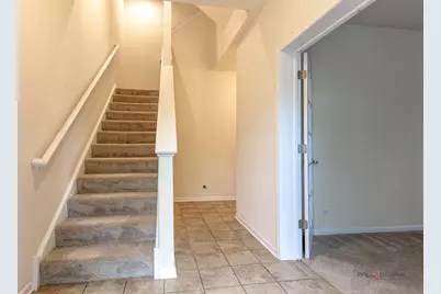 405 Alpine Springs Drive, Vernon Hills, IL 60061 - Photo 5