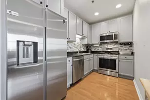 828 W Grace St, Chicago, IL 60613 - Photo 9