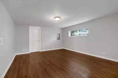 318 E Maple Avenue, Roselle, IL 60172 - Photo 15