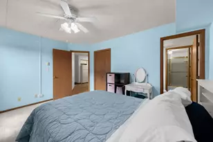 649 N Briar Hill Ln, Addison, IL 60101 - Photo 9