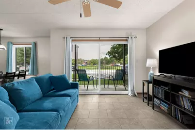 649 N Briar Hill Lane #1, Addison, IL 60101 - Photo 5