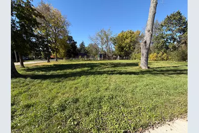 110 Gladys Avenue, Fox River Grove, IL 60021 - Photo 1