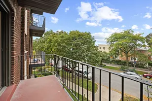 7255 N Ridge Blvd, Chicago, IL 60645 - Photo 7