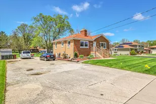 15516 Laramie Ave, Oak Forest, IL 60452 - Photo 3