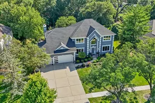 1317 Darien Club Dr, Darien, IL 60561 - Photo 1