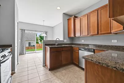 8226 Woodview Avenue, Joliet, IL 60431 - Photo 5