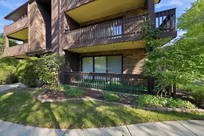 9535 Southwest Highway #2, Oak Lawn, IL 60453 - Photo 3