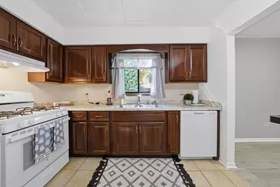 9535 Southwest Highway #2, Oak Lawn, IL 60453 - Photo 17