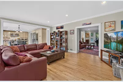 1520 Oakwood Avenue, Highland Park, IL 60035 - Photo 7