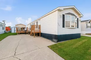 132 3rd Ave, Bartlett, IL 60103 - Photo 1
