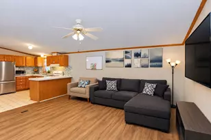 132 3rd Ave, Bartlett, IL 60103 - Photo 3