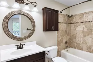 1271 Cranbrook Dr, Schaumburg, IL 60193 - Photo 9