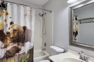 1271 Cranbrook Dr, Schaumburg, IL 60193 - Photo 7