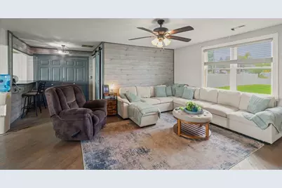 827 W Northeast Shore Drive, McHenry, IL 60051 - Photo 3