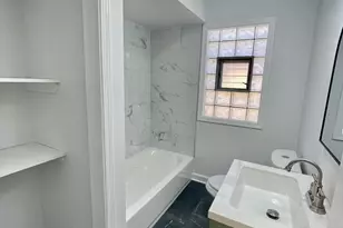 8312 S Phillips Ave, Chicago, IL 60617 - Photo 9