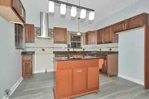 6635 S Francisco Ave, Chicago, IL 60629 - Photo 9