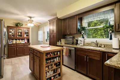 739 Roosevelt Road, Machesney Park, IL 61115 - Photo 9