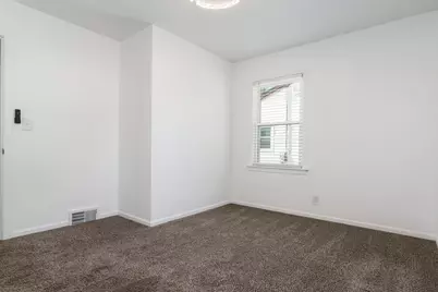 221 Merrill Avenue, Loves Park, IL 61111 - Photo 9