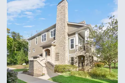 98 W Kennedy Lane, Hinsdale, IL 60521 - Photo 1