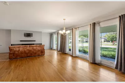 415 Wilkins Drive, Des Plaines, IL 60016 - Photo 3
