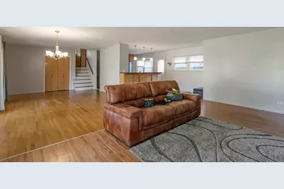 415 Wilkins Drive, Des Plaines, IL 60016 - Photo 5