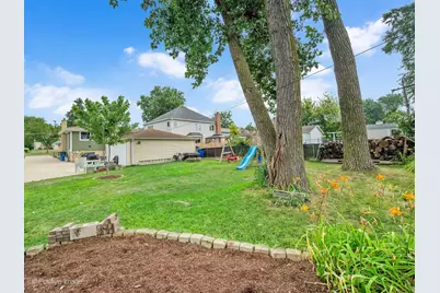 570 W Crockett Avenue, Elmhurst, IL 60126 - Photo 23