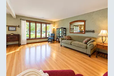 570 W Crockett Avenue, Elmhurst, IL 60126 - Photo 5