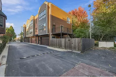2957 W Cornelia Avenue #4, Chicago, IL 60618 - Photo 35