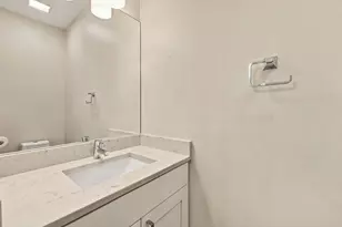 2957 W Cornelia Ave, Chicago, IL 60618 - Photo 19