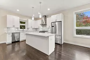2957 W Cornelia Ave, Chicago, IL 60618 - Photo 17