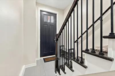 2957 W Cornelia Avenue #4, Chicago, IL 60618 - Photo 3
