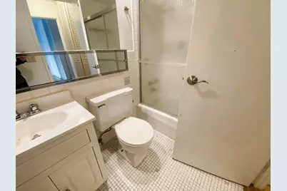 516 W Melrose Street #303, Chicago, IL 60657 - Photo 5
