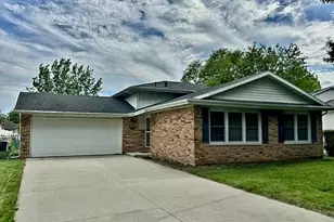 226 Meadows Rd, Bourbonnais, IL 60914 - Photo 1