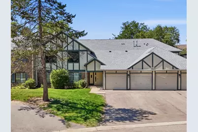 1952 N Hidden Creek Circle #7, Palatine, IL 60074 - Photo 1