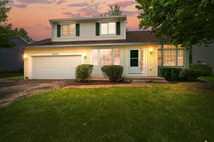 18153 W Banbury Dr, Gurnee, IL 60031 - Photo 1