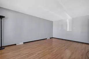 2829 W 101st St, Evergreen Park, IL 60805 - Photo 5