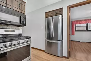 2829 W 101st St, Evergreen Park, IL 60805 - Photo 9